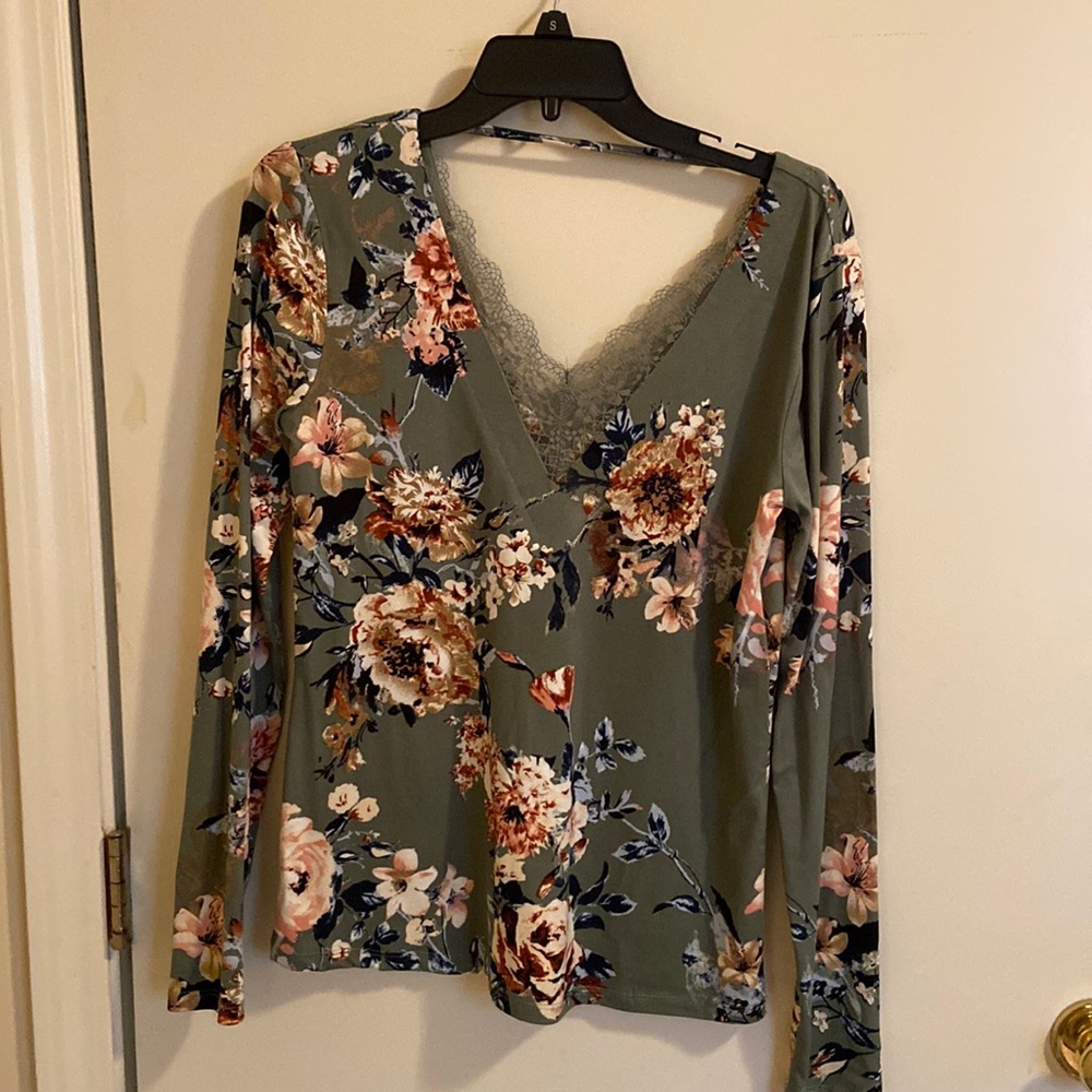 Floral top